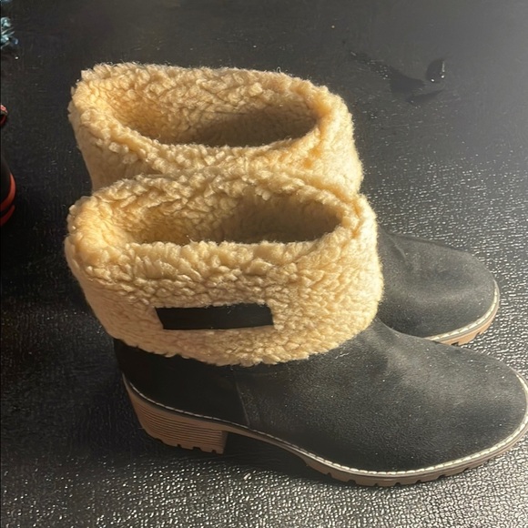 Source Unknown Black and Cream Ankle Booties - Picture 1 of 5
